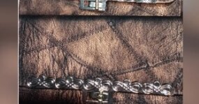 WOMEN AND GIRLS CLUTCH WITH LONG CHAIN