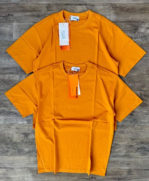 T-shirt orange moderne