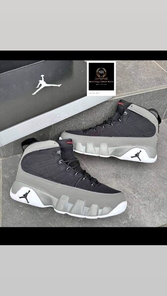 Basket Jordan original dans carton