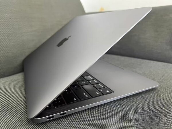 MacBook Air M1 8+256G 13.3 inches（ 99% new）