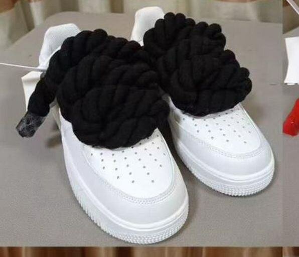 Chaussures uniques avec lacets tressés