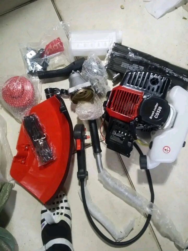 Débroussailleuse Puissante 4 en 1