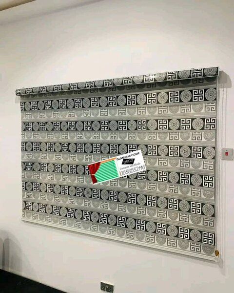 Sunscreen zebra blinds