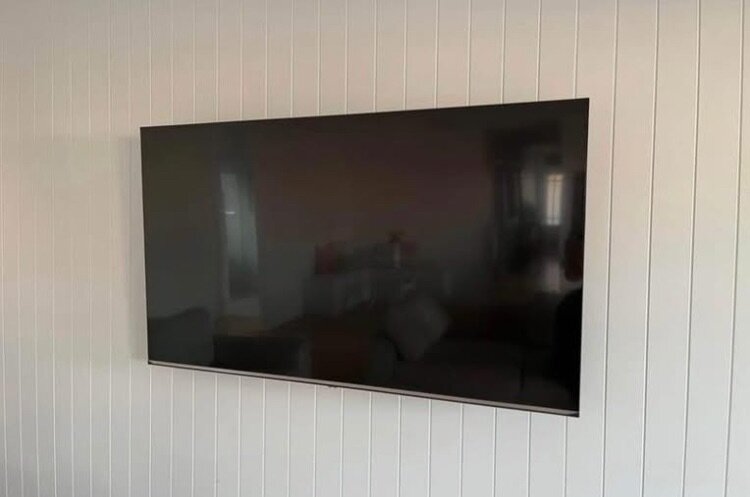 SAMSUNG TV 43 INCHES