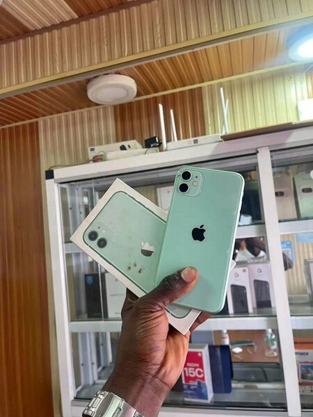 iPhone 11 vert