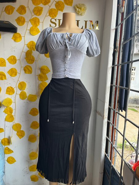 Top élégant à manches bouffantes