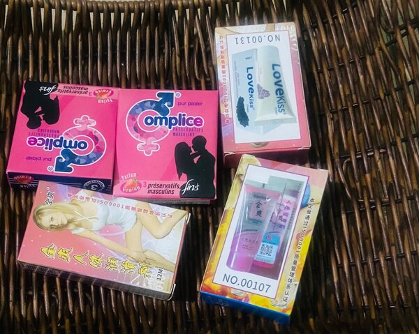 6 complice + 3 lubrifiants (12