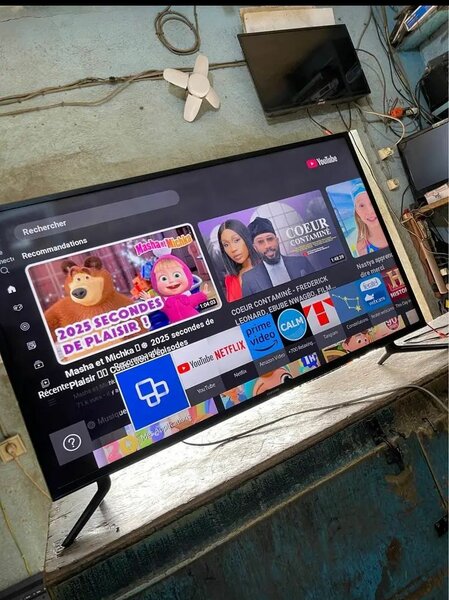 Téléviseur intelligent grand écran