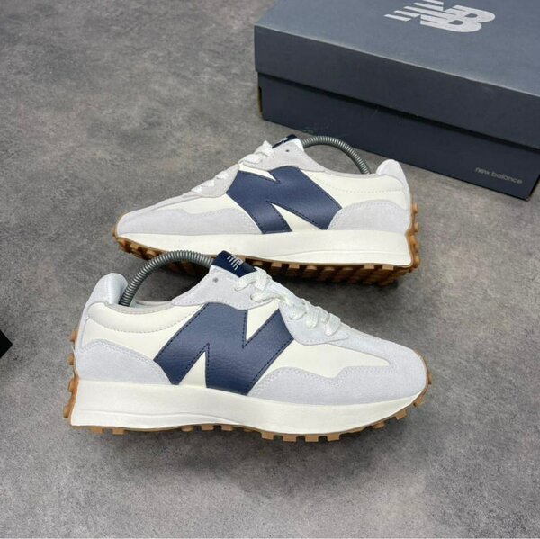 New Balance 327