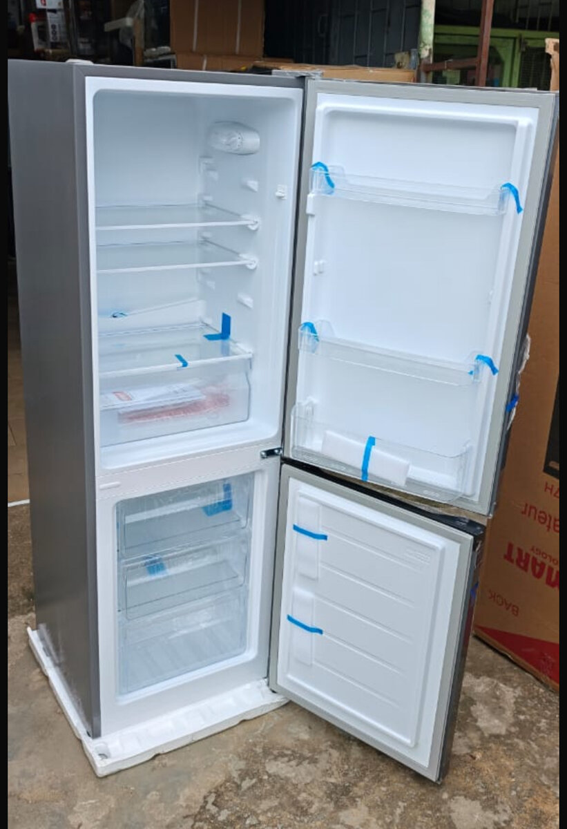 Réfrigérateur combiné moderne