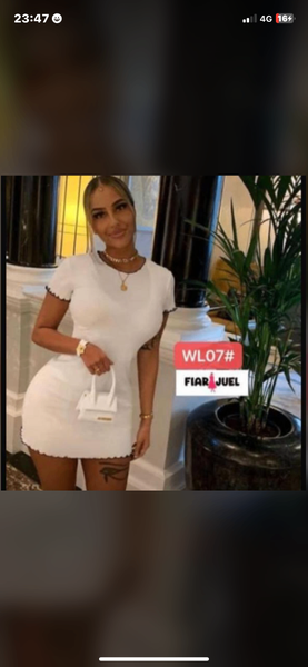 Robe blanche moulante élégante