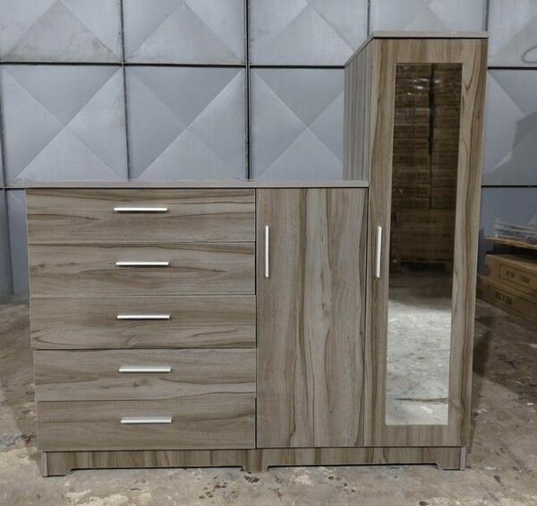 Commode moderne avec miroir