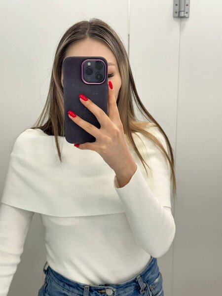 Кофта с плечиками