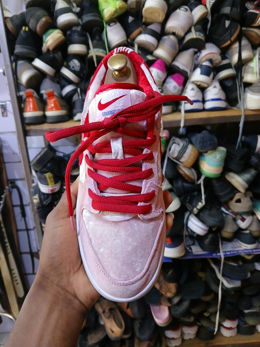 Baskets roses en daim pour hommes