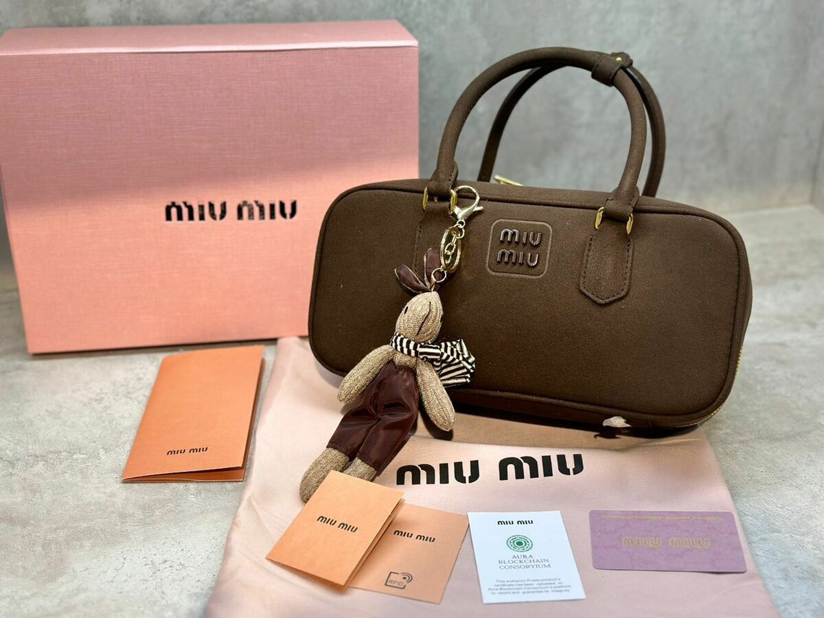 miu miu.     новинка/ бесплатная доставка