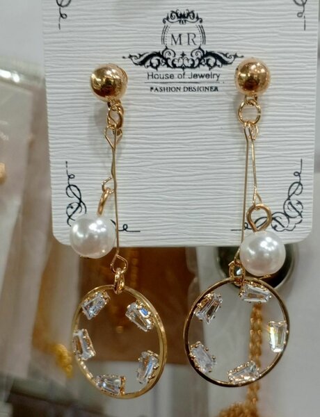 Fashionable stylish design earrings for girls and women