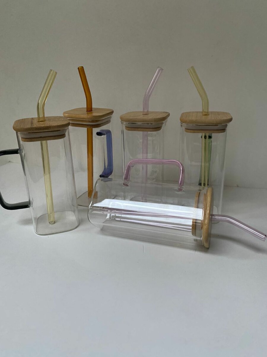 Mugs de cocktails en verre