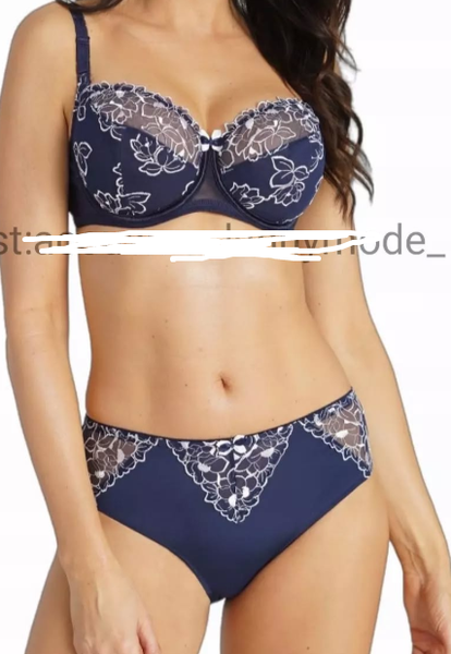 Бюстгальтер на косточках и Роскошные женские трусики