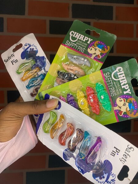 Épingles à nourrice colorées