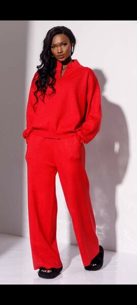 Шикарный трикотажный костюм с добавлением люрекса