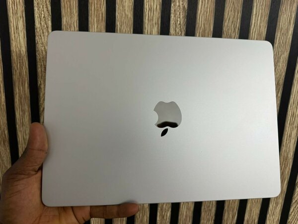 MacBook Air M4 (2025)