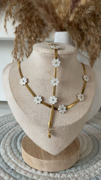 Collier floral en or plaqué