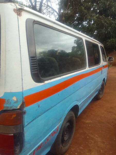 Toyota Hiace Long Chance 1RZ