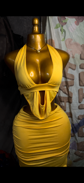 Robe moulante jaune élégante