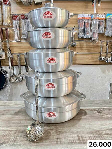 ensemble de casseroles