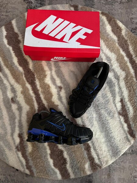 Baskets Nike Shox Enigma