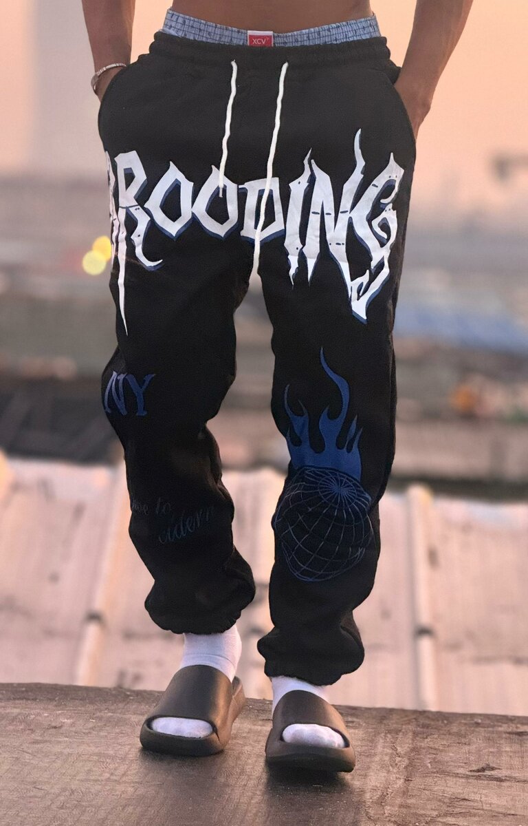 Jogging homme design gothique