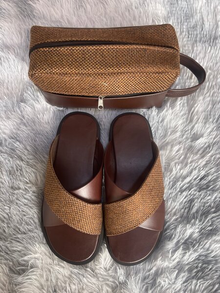 Sandales élégantes et pochette