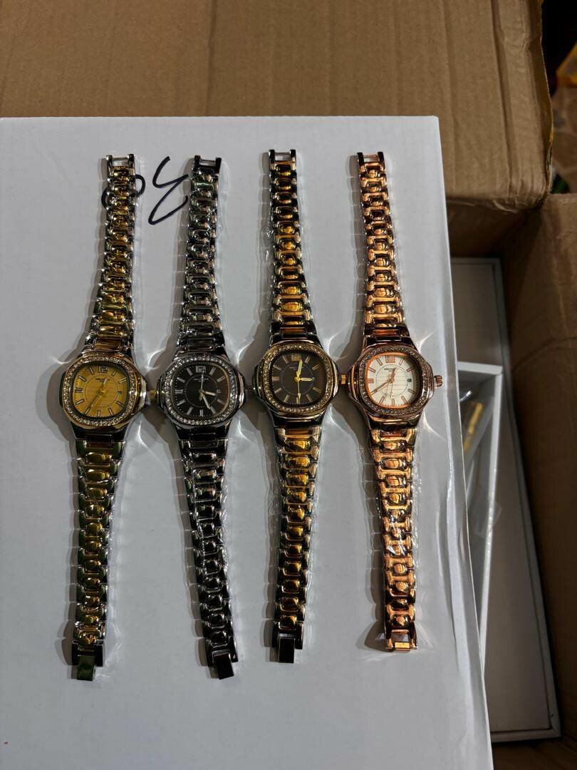 Montres élégantes femmes