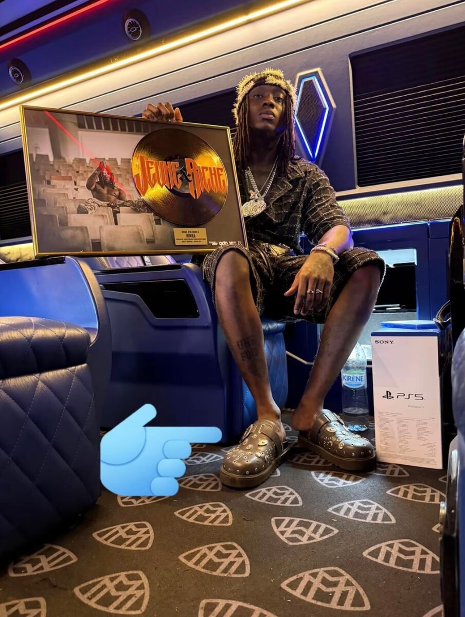 Sabots en cuir ornés