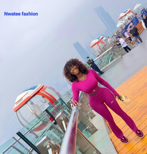 Combinaison moulante élégante