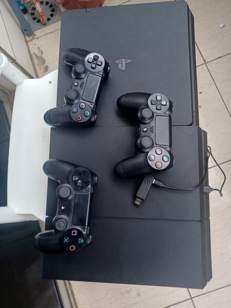 Ps4 fat et ps4 slim craque