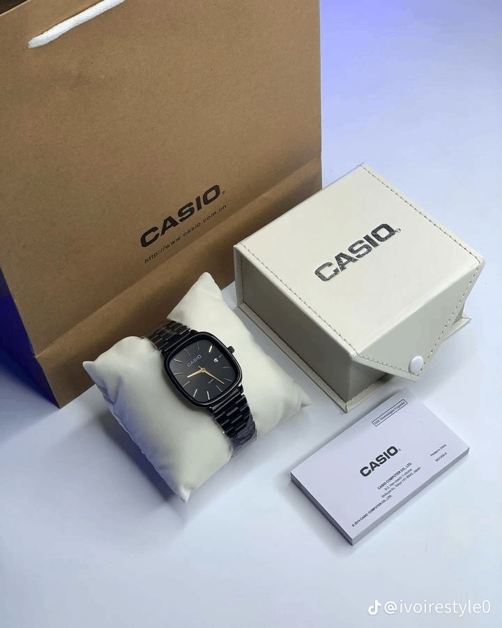 À vendre : Montre Casio - Performance et Élégance au Poignet