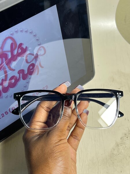 Lunettes de vue transparentes et élégantes