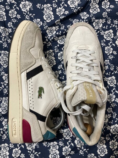 Baskets Lacoste blanches élégantes