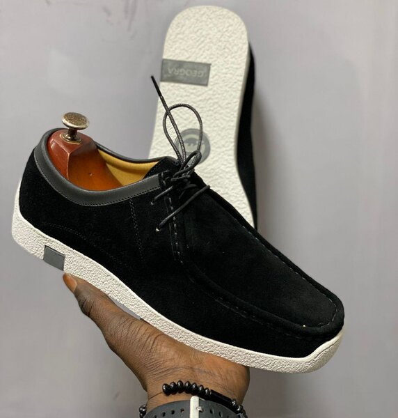 Chaussures en daim noir pour hommes