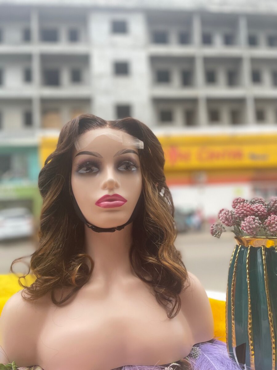 Perruque en dentelle humain