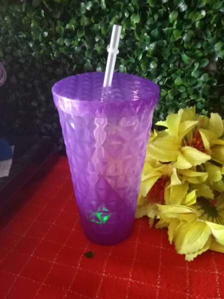 Gobelet réutilisable coloré