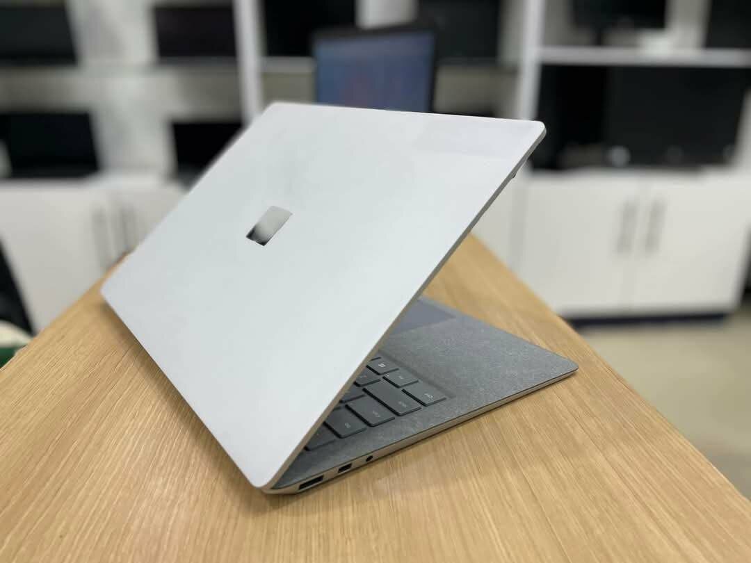 Microsoft Surface Laptop