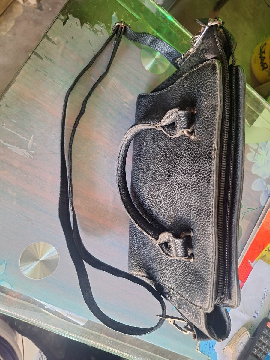 Sac à main cuir noir élégant