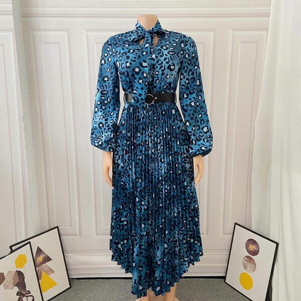 Robe plissée léopard chic