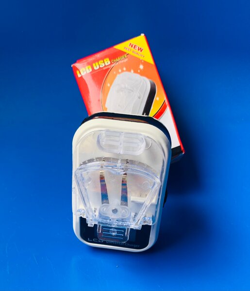 Chargeur USB LCD Universel