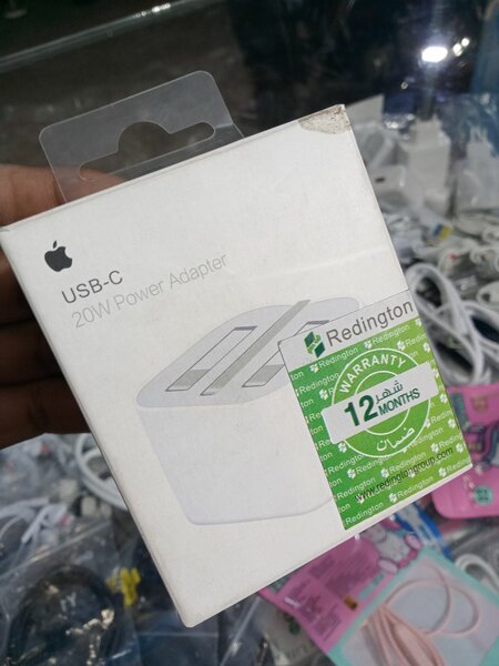 Iphone original 20 watt adopter