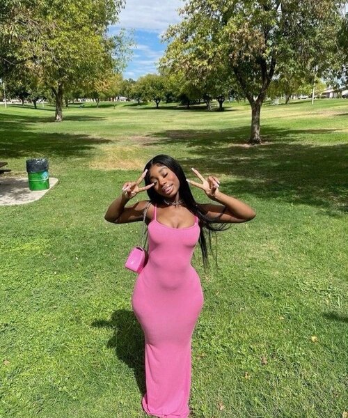 Robe longue rose féminine