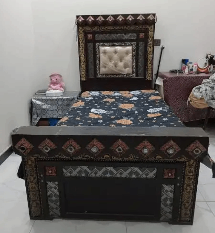 Single used bed condition 10/7