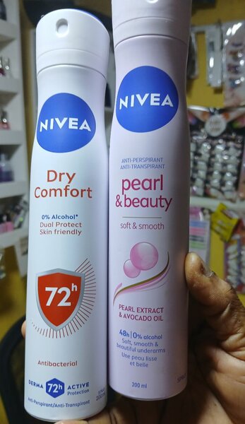 NIVEA Déodorant 200ml - Dry Comfort & Pearl Beauty